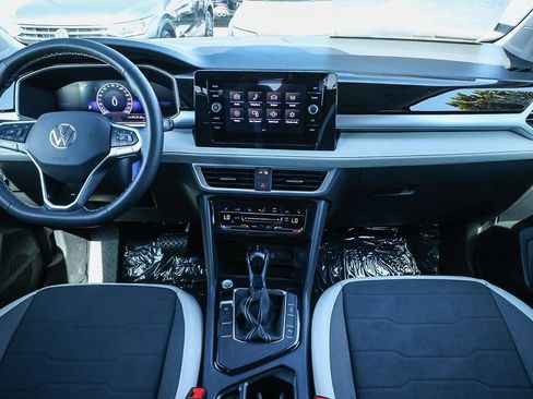 New 2025 Volkswagen Taos SE image 26