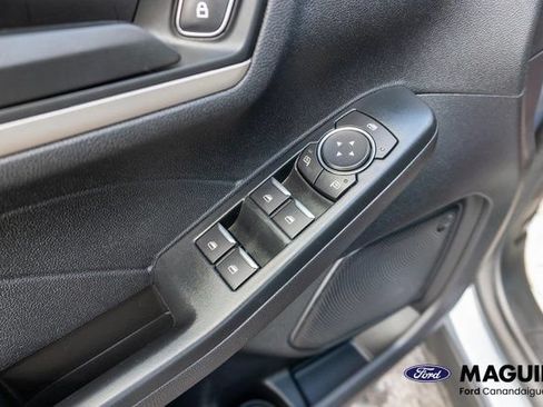 Used 2022 Ford Escape SE w/ Cold Weather Package AWD/4WD image 16