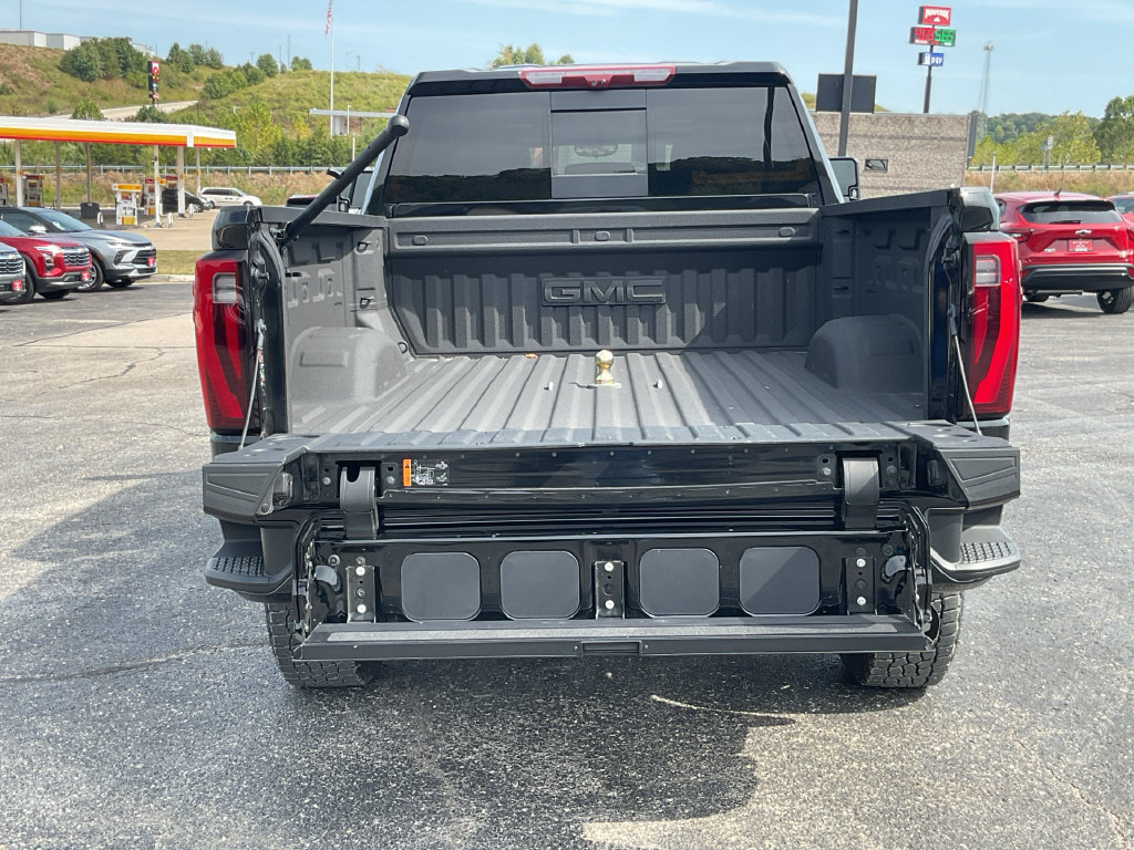 Used 2025 GMC Sierra 2500 Denali w/ Denali Reserve Package AWD/4WD image 9