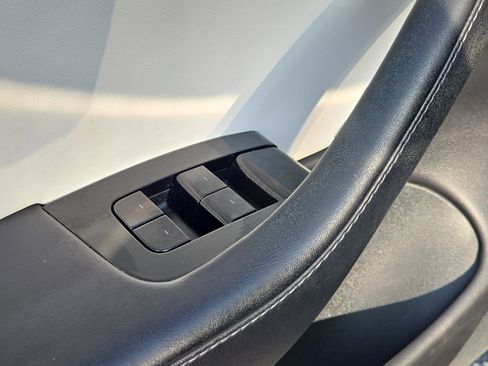 Used 2018 Tesla Model 3 Performance image 23