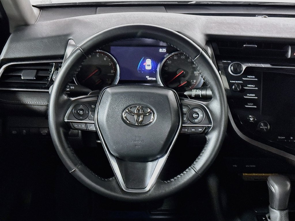 Used 2020 Toyota Camry XSE FWD image 13