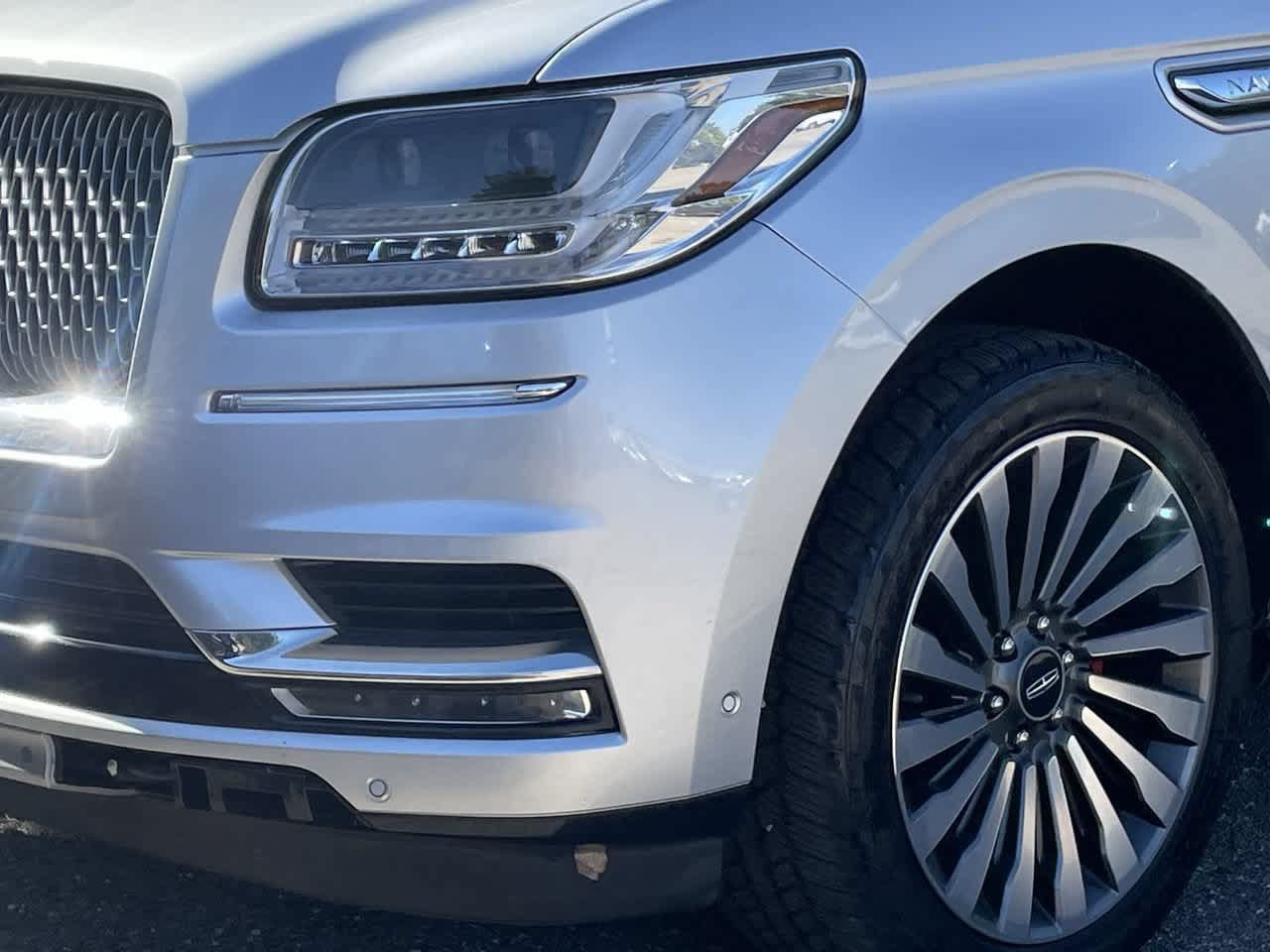 Used 2019 Lincoln Navigator Reserve AWD/4WD image 39