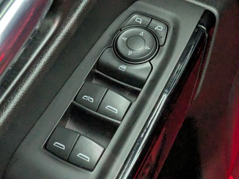 Used 2020 Chevrolet Silverado 1500 RST image 30