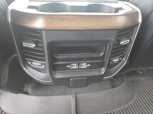 Used 2022 RAM 1500 Laramie AWD/4WD image 8