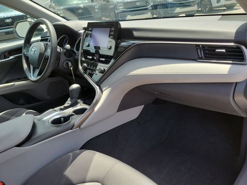 Used 2021 Toyota Camry LE FWD image 13