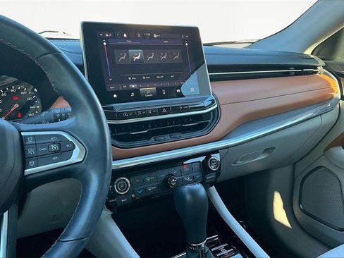 Used 2022 Jeep Compass Limited image 6