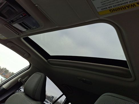 Used 2024 Subaru Crosstrek 2.0i Premium image 16