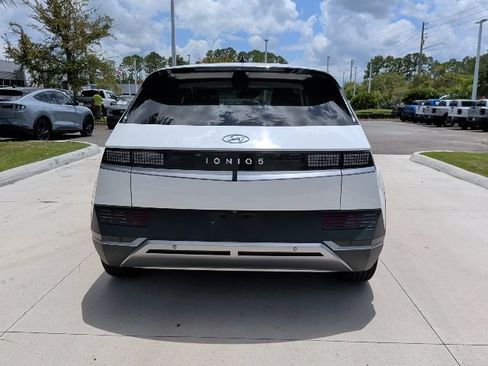 Certified 2022 Hyundai Ioniq 5 SE w/ Cargo Package RWD image 13