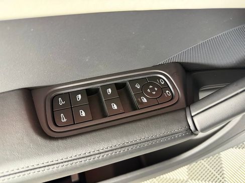 Certified 2025 Porsche Cayenne image 26