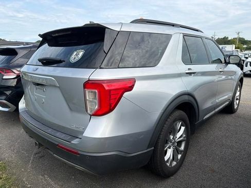 Used 2021 Ford Explorer XLT w/ Equipment Group 202A AWD/4WD image 3