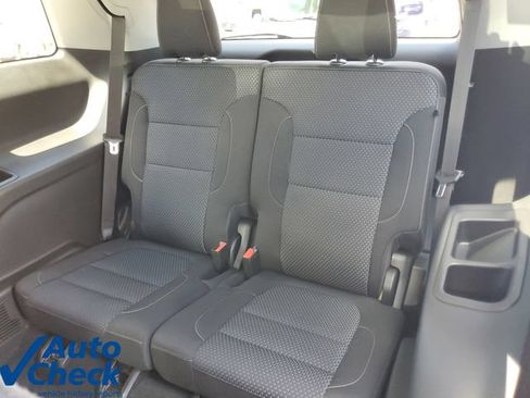 Used 2023 GMC Acadia SLE w/ Driver Convenience Package FWD image 13
