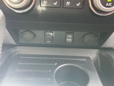 Used 2014 Toyota Tundra Platinum image 9