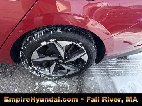 Used 2023 Hyundai Elantra SEL w/ Convenience Package image 11