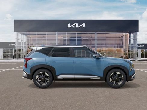 New 2027 Kia Seltos S FWD image 7