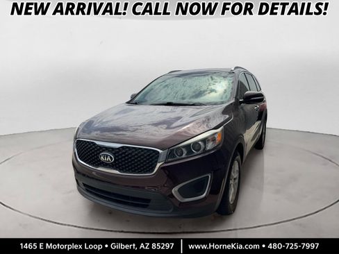 Used 2016 Kia Sorento FWD image 1