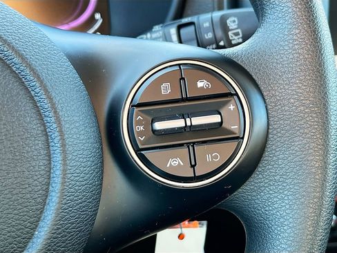 Certified 2025 Kia Soul LX w/ LX Technology Package image 32