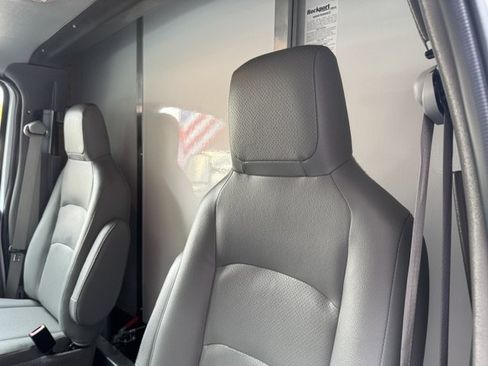 Used 2024 Ford E-450 and Econoline 450 Super Duty w/ Power Windows & Locks Group RWD image 18