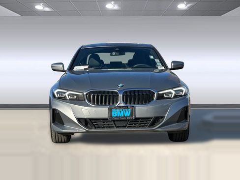 Used 2025 BMW 330i Sedan w/ Premium Package image 5