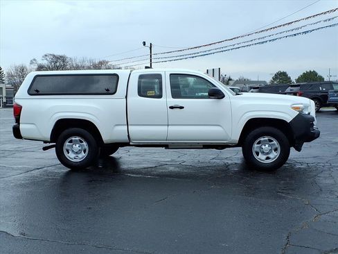 Used 2018 Toyota Tacoma SR RWD image 3