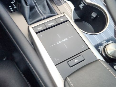 Used 2022 Lexus RX 450hL Luxury w/ Cold Area Package (CT) image 22