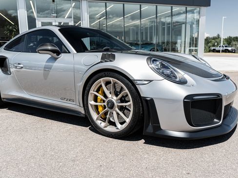 Used 2019 Porsche 911 GT2 RS RWD image 19