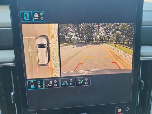 Used 2026 GMC Yukon Denali w/ Sun & Power Step Package AWD/4WD image 19