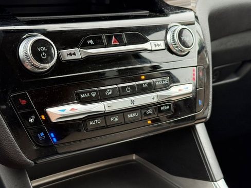 Used 2023 Ford Explorer Limited image 33