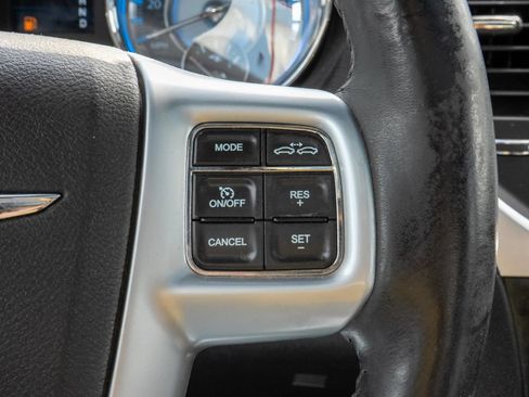 Used 2012 Chrysler 300 C RWD image 38
