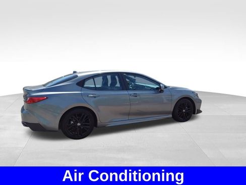 Used 2025 Toyota Camry Hybrid FWD image 9