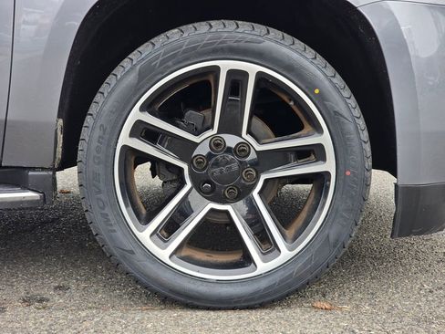 Used 2020 GMC Yukon SLE w/ Convenience Package image 9