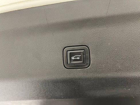 Used 2023 GMC Yukon AT4 AWD/4WD image 29