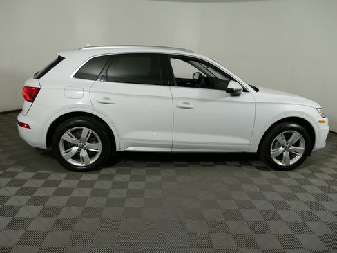 Used 2019 Audi Q5 2.0T Premium w/ Convenience Package image 2