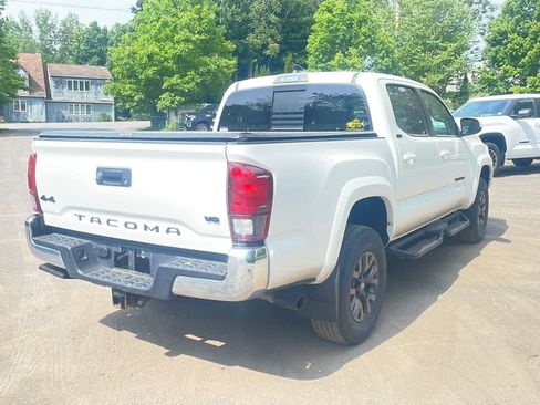 Used 2023 Toyota Tacoma SR5 w/ Black Out Package (TMS) AWD/4WD image 10