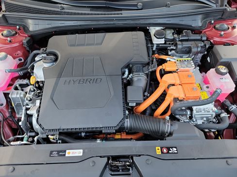 Used 2025 Hyundai Elantra Hybrid FWD image 27