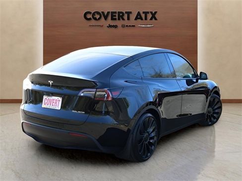 Used 2023 Tesla Model Y Performance image 5