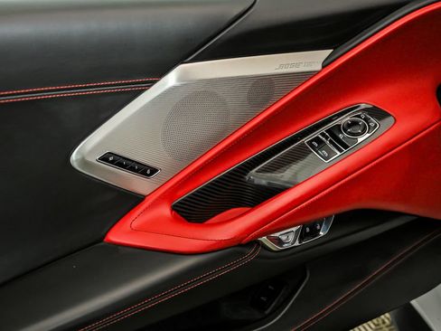 Used 2021 Chevrolet Corvette Stingray w/ Z51 Performance Package image 11