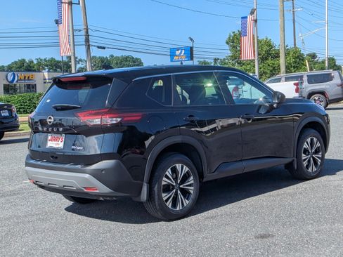 Used 2023 Nissan Rogue SV AWD/4WD image 9