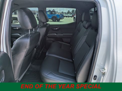 Certified 2022 Toyota Tacoma TRD Off-Road image 13