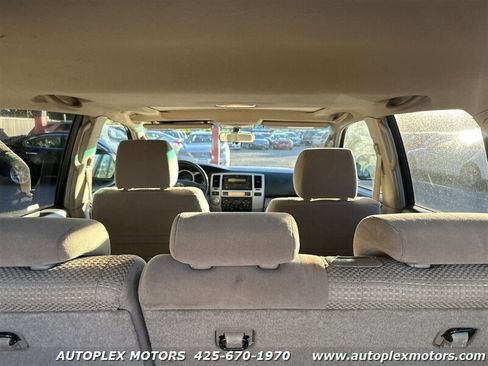 Used 2004 Toyota 4Runner SR5 image 11