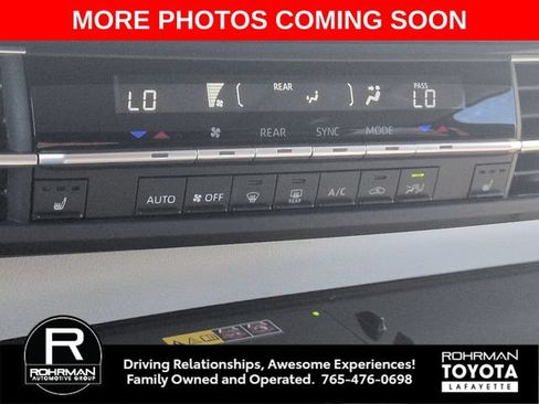 Used 2026 Toyota Sienna XLE FWD image 20