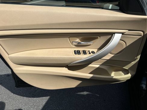 Used 2014 BMW 328i xDrive AWD/4WD image 11