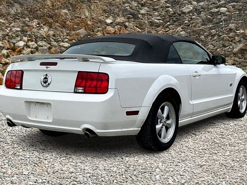 Used 2007 Ford Mustang GT image 2
