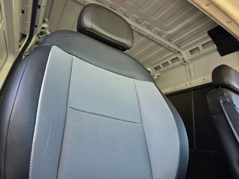 Used 2024 RAM ProMaster 2500 w/ Convenience Group FWD image 17