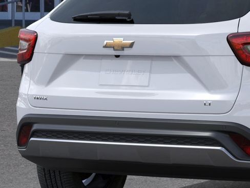 New 2026 Chevrolet Trax LT w/ Driver Confidence Package image 14