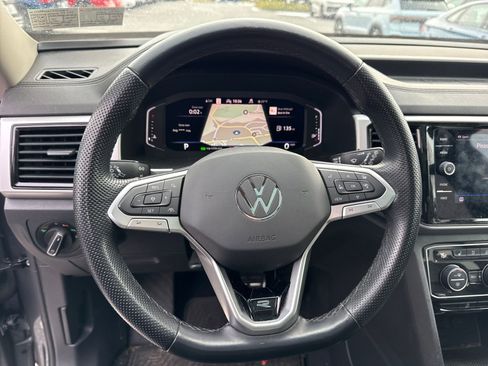 Used 2023 Volkswagen Atlas SEL Premium image 14