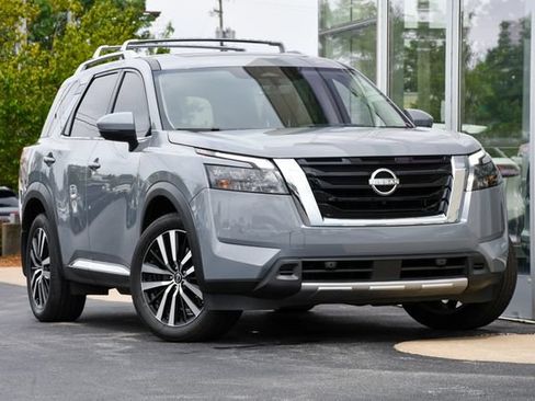 Used 2025 Nissan Pathfinder Platinum AWD/4WD image 5