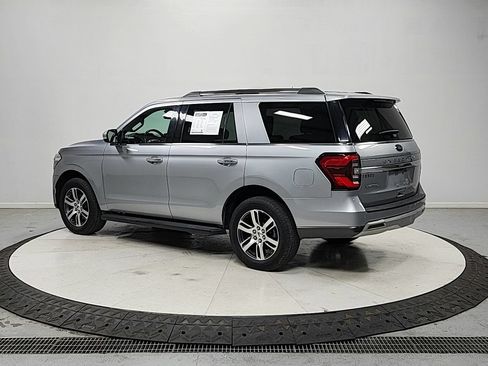 Used 2024 Ford Expedition Limited RWD image 6