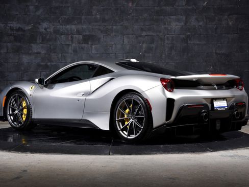Used 2020 Ferrari 488 Pista Coupe image 3