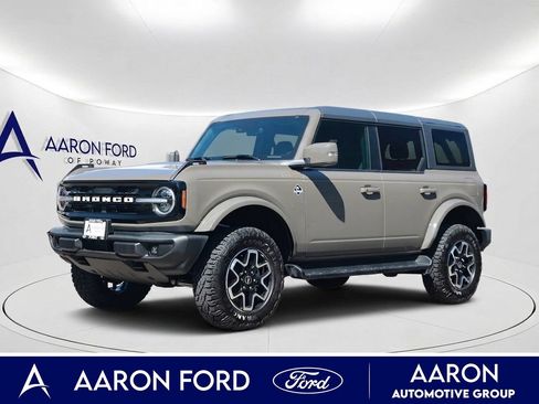 Used 2025 Ford Bronco Outer Banks AWD/4WD image 1
