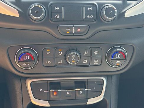 Used 2022 GMC Terrain SLE w/ Driver Convenience Package image 25